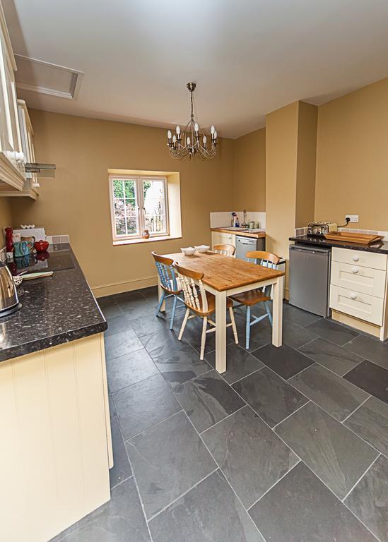 Bed and Breakfast Stoodleigh Court Coach House Tiverton  Exterior foto